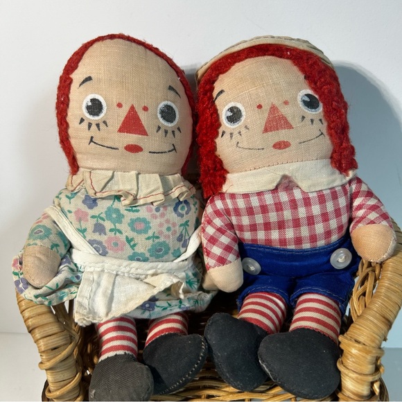 RAGGEDY ANN AND ANDY VINTAGE 7” Dolls By Knickerbocker With Wicker Rattan Seat - Picture 2 of 9